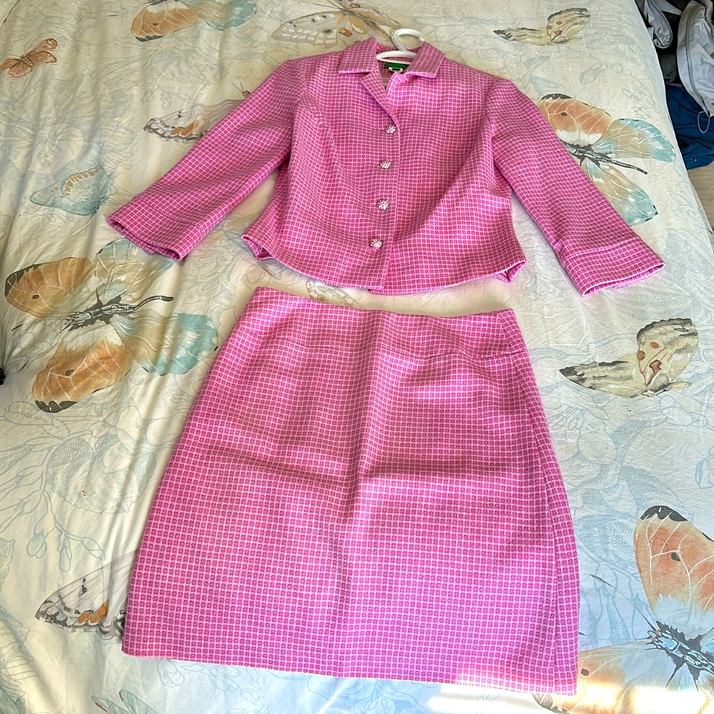 Tibi PINK WOOL SUIT.   Beautiful Crystal buttons